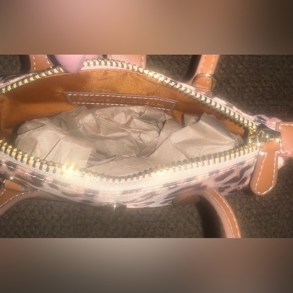 Stoney Clover Lane Pouchette  Leopard Crossbody Bag  NEW - Picture 9 of 9